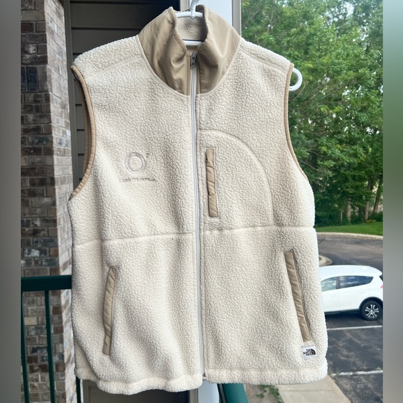 The North Face Cream Sherpa Fleece Vest Land O’Lakes Embroidery Size L - Picture 3 of 12